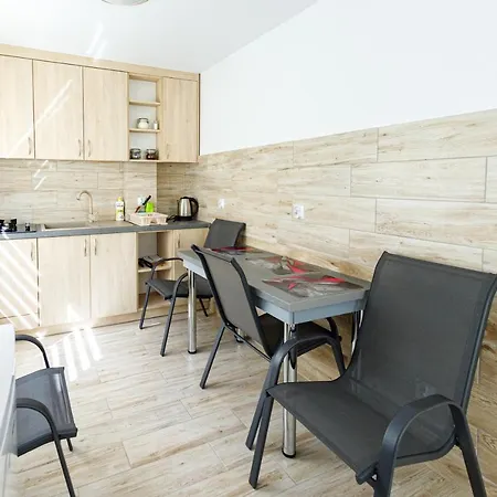 Stara Piekarnia - Plac Lotnikow Homestay *